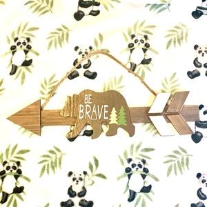 Wooden Camping Arrow Hanging Bear Wilderness Sign